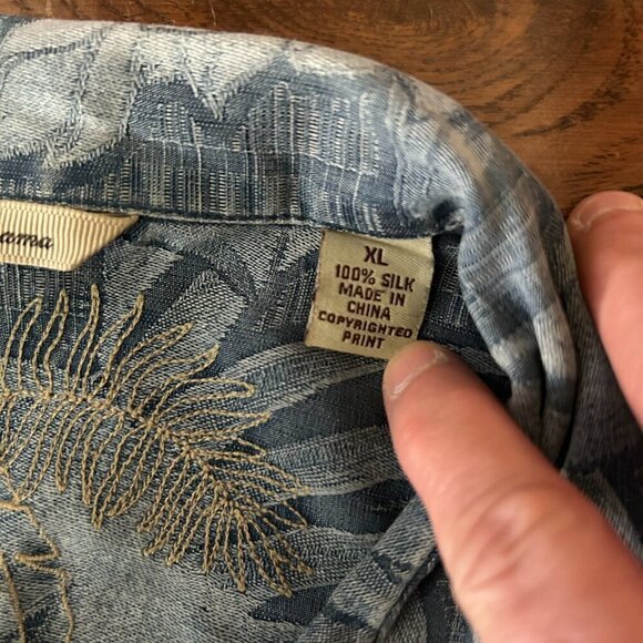 Tommy Bahama Vine Lines 100% Silk Camp Shirt Size XL Resortwear Vacation Beach - Picture 6 of 7